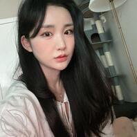 上海某知名大学艺术生 被我轻松拿下 还曝光做爱照片 清纯的脸庞透着骚母狗0