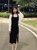 漂亮吗。逼特别紧。胸小了点但是很骚。需要视频的滴