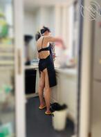 长腿肥臀人妻，光着身子给你们做饭！1