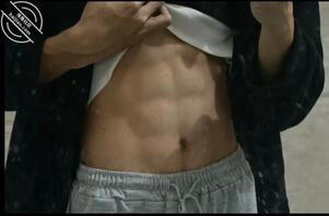 弟弟第一次玩，有没有姐姐妹妹带带弟弟！弟弟还是处男。1