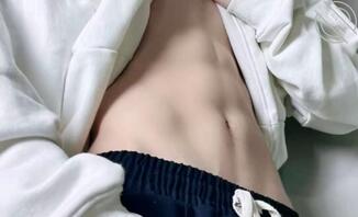 弟弟第一次玩，有没有姐姐妹妹带带弟弟！弟弟还是处男。2