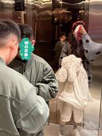 昨天老婆过生日，儿子给他妈妈转钱了 