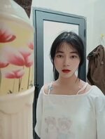 00后女大一枚