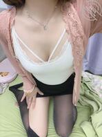 骚妻深夜发骚自拍2