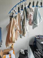 共用一个小玩具的两个小阿姨2