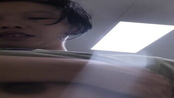 软件聊的贵州骚妹  加上好友就给发自拍 说是20岁 已经被好多人操了