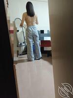 4）给嫂子买新衣服，还偷拍了她换衣服