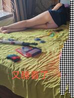 日常偷拍眼镜少妇，小骚逼，做爱特别主动，平时像个良家，发出你们反差骚妻1