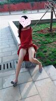 户外露出的大白腿妹子0