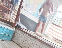 1【东北小嫂子】看到小嫂子的奶子都想使劲揉两把,应该手感不错吧?2