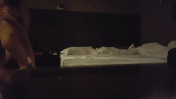 少妇站立操第二镜头。