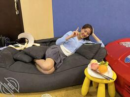 少妇室内脱了丝袜2