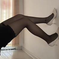 有一个很骚的妹妹，想乱伦她可是一直不敢试探0