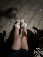 小姨子在客厅，我偷拿她袜子回房间打胶真刺激0