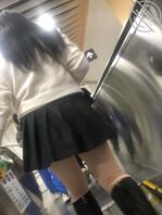 原创分享-小少妇害怕被抄底侧着站，打底裤开档不抄你抄谁啊哈哈哈1