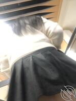 原创分享-小少妇害怕被抄底侧着站，打底裤开档不抄你抄谁啊哈哈哈