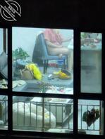 偷拍女邻居在家裸奔
