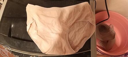 绿母，恋物癖，妈妈的奶罩和内裤1