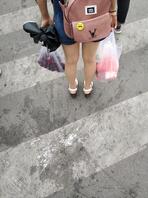 无意间看到女同事的大白奶子