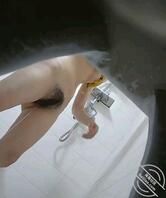 偷拍极品美女洗澡   0