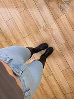 新买的牛仔裤跟内内到了2