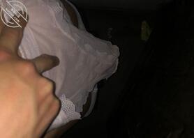 原创偷拿邻居的骚内裤打飞机2