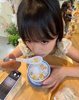 我的骚气表妹，看着她好冲动！！好想舔她水屄来喝！