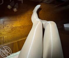 这次终于摸到小姨的呗了 好多水啊2