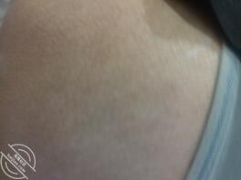 今天妈妈突然穿的很暴露，屁股还对着我，不只是啥意思，搞得我浴火焚身。