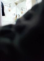 偷拍贫乳姐姐洗澡