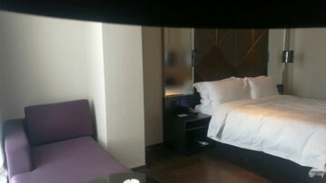 老公因为疫情被隔离，骚货出来和我偷情。被我内射怀孕