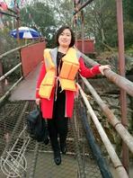 贡献丰满肥臀老妈杨容求射屏。肉脚给野爹们足交2