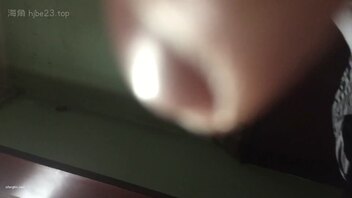 偷情少妇女上位猛摇高潮脸