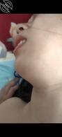 老爸醉酒后，为刺激在老爸旁边和小妈做。捂住小妈的嘴不让她叫老爸呼噜都停了2