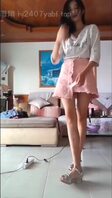 小妹居家无聊，脱衣自拍