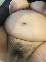 发现丰满妹妹手机里的色图1