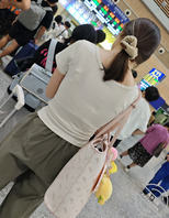 小姐姐背影白色奶罩轮廓明显2