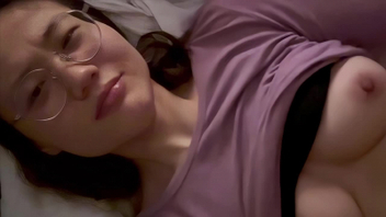 广州金斯顿HR反差母狗首曝口交手指调教淫水四溢传统位爆操呻吟如泣