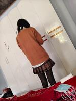 JK学生妹学圆溜大屁股，一根18厘米的鸡巴直入花心脸都红了1