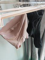 两位同学来找小学妹了，听对话应该是商量合租三室的事情，以后可能没得玩了1