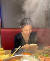 操了老姐的闺蜜，初识还是少女，操她时以为人妇2