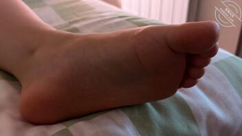 肥奶坦克母猪魏芸帆的骚肉脚1