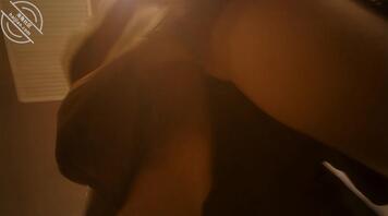 原创抄底：导购小姐姐 可惜曝光太严重