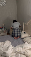 套路JK机车妹深夜一起飙车兜风】结果被我带回出租屋操了。0