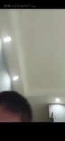 母子视频，小半年没操过妈妈了，陪护这几天忍着腿痛也要搞！乱伦七年状态