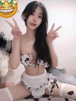 女儿手机里的自拍1