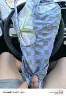 小姨子车上发现泳衣还有骚内裤，狠狠意淫2