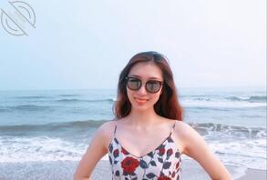 第一次发帖，发个女朋友生活照把