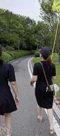 考古 母狗妈妈 11 端午节户外全身照偷拍1