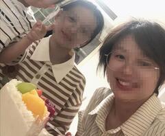 分享几个最近收集的骚妈侄女母女二人和两个骚同学图片,内容不多,真实获取的2